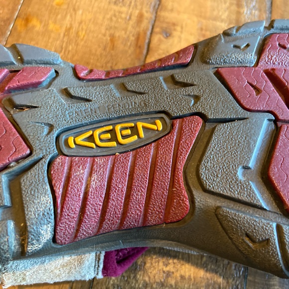 KEEN Hiking Sandal Shoes, Size 7.5, Waterproof, Women - Picture 7 of 7